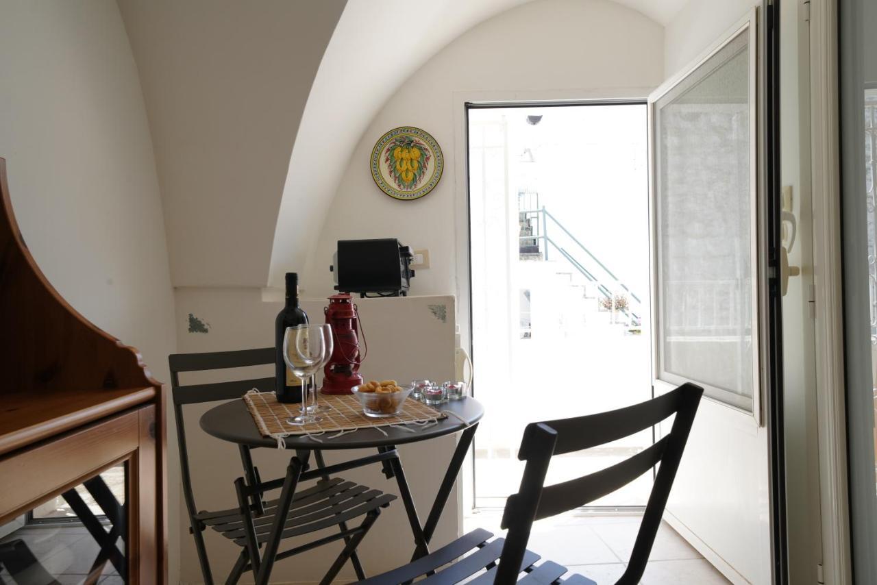 Casa Tea - Nel Cuore Della Citta' Bianca Ostuni Exterior foto